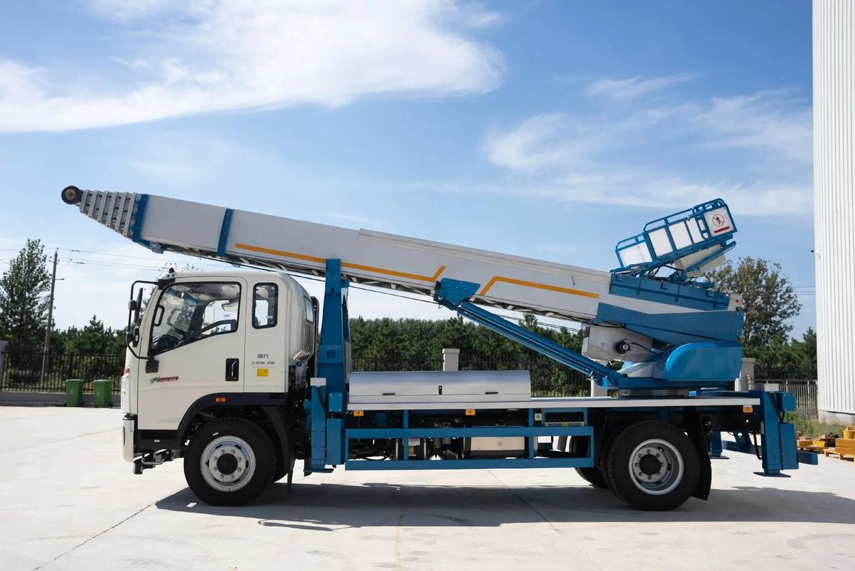 湖州南浔云梯上料车租赁费用