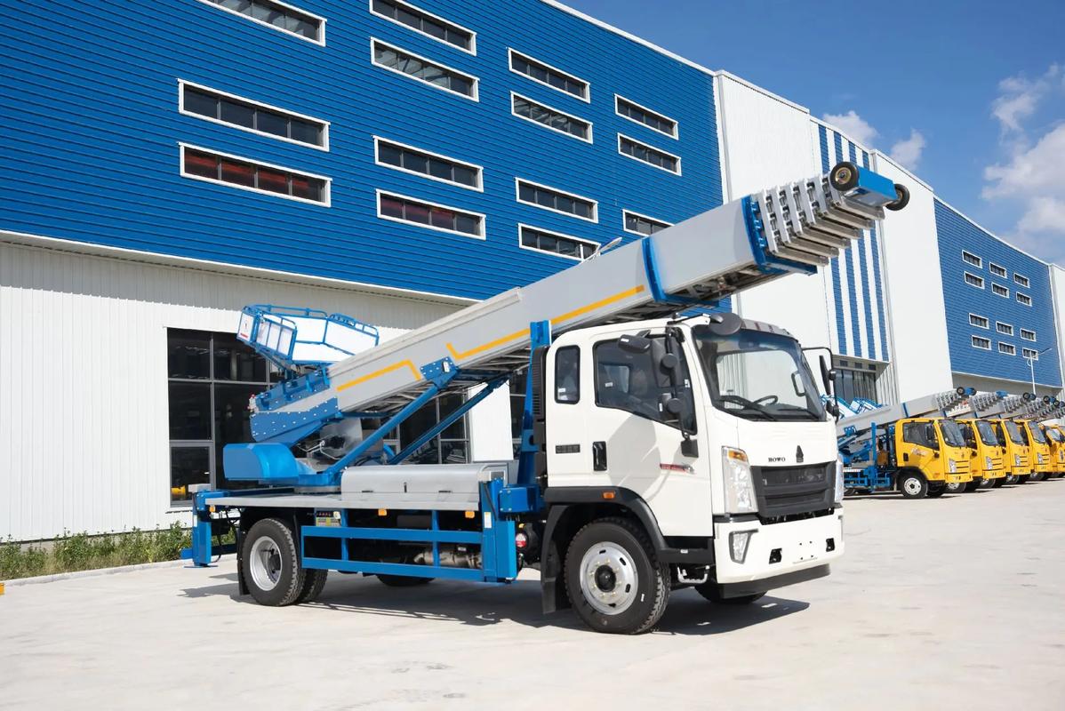 湖州南浔出租云梯车高空作业车 建筑垃圾搬运